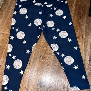 Charlie’s Project baseball capri leggings NWT